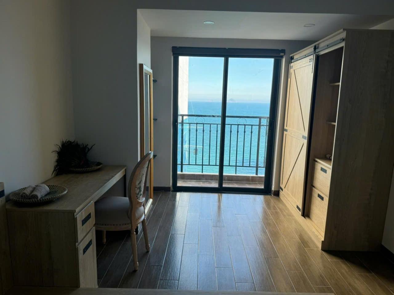 Putin Hotel Nha Trang Bagian luar foto
